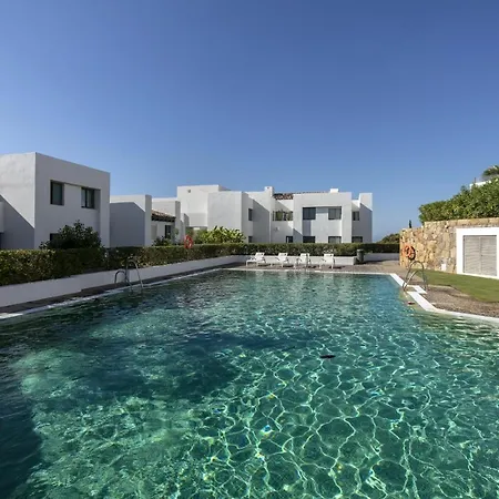 Flamingos - Luxury Golf *