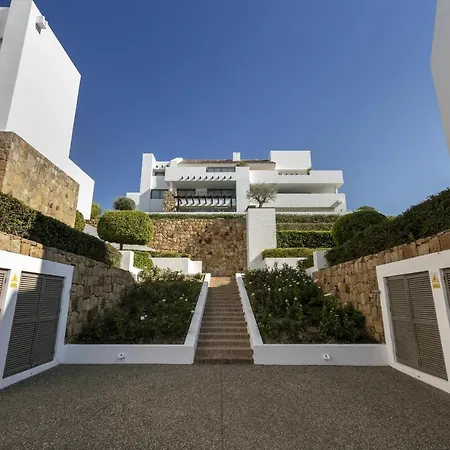 Flamingos - Luxury Golf *